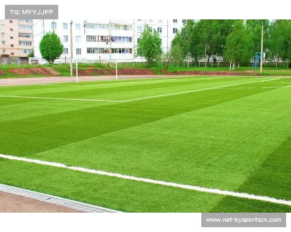 日本球员幽默回应亚锦赛草坪问题笑称既然是田径场那就先跑一圈