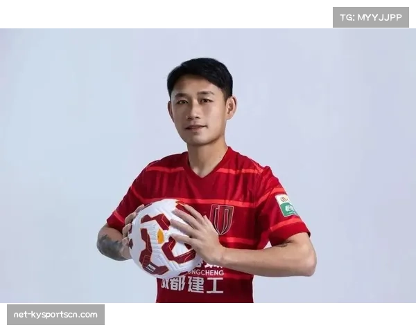 青岛西海岸二比二战平成都蓉城 主场作战展现顽强斗志